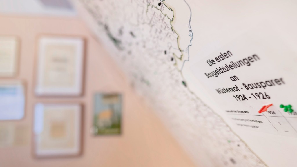 Wandbild mit der Deutschlandkarte und einer Tabelle über die ersten Baugeldzuteilungen zwischen 1924 und 1926